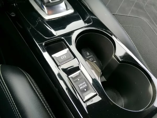Peugeot 2008 1.2 PureTech GT-Line AT/8 LED - foto 13