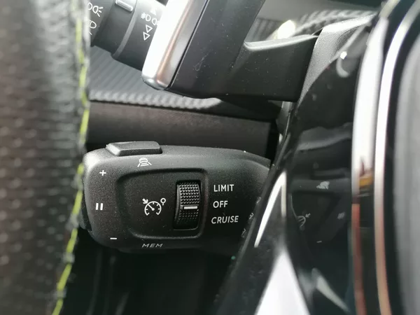 Peugeot 2008 1.2 PureTech GT-Line AT/8 LED - foto 18