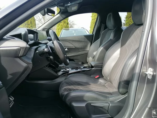 Peugeot 2008 1.2 PureTech GT-Line AT/8 LED - foto 9