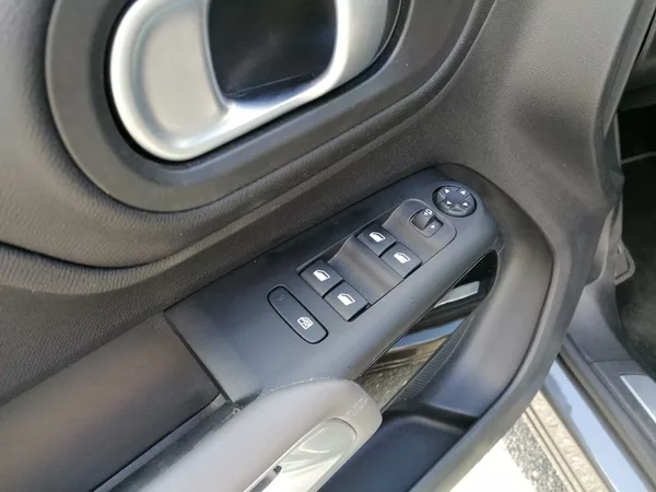 Citroën C5 Aircross 1.5 BlueHDi A/T Full LED,Masáž - foto 27