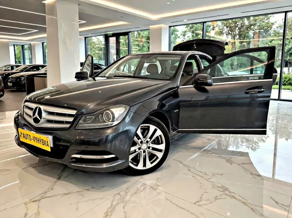 Mercedes-Benz Třídy C 300 CDi 4Matic,ČR. 1.majitel