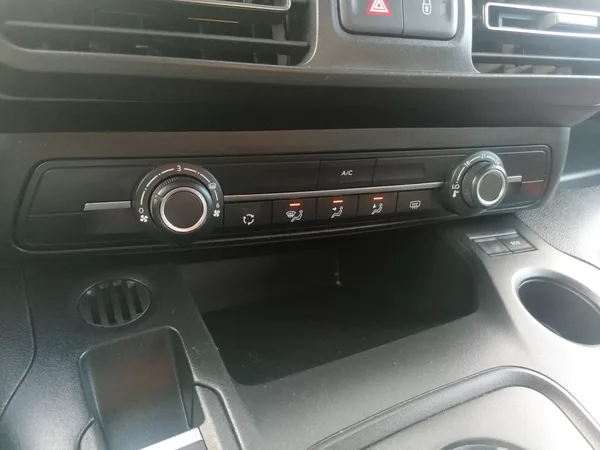Peugeot Rifter MAXI 1.2 PureTech Allure EAT8 - foto 21