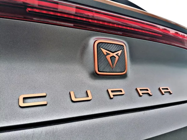 Seat Leon 1.4 TSi E-HYBRID Cupra Design - foto 31