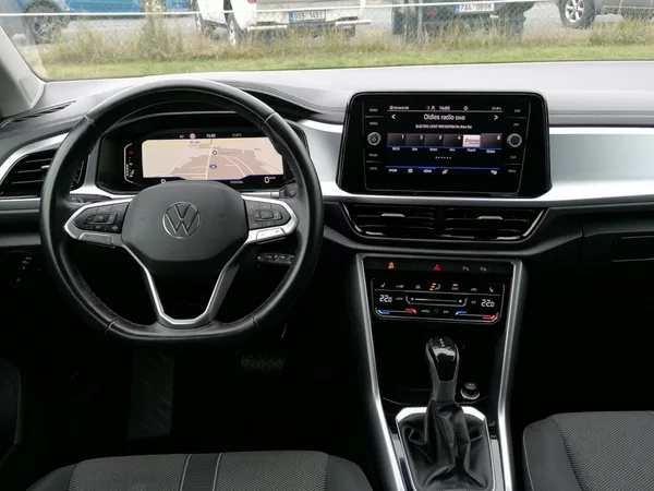 Volkswagen T-Roc 1.5 TSi 110kW DSG ACC - foto 8