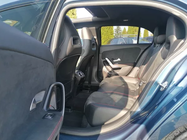 Mercedes-Benz Třídy A 2.0 200D AMG Line 110kW 9G - foto 12