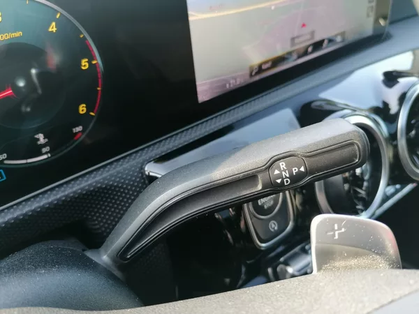 Mercedes-Benz Třídy A 2.0 200D AMG Line 110kW 9G - foto 18
