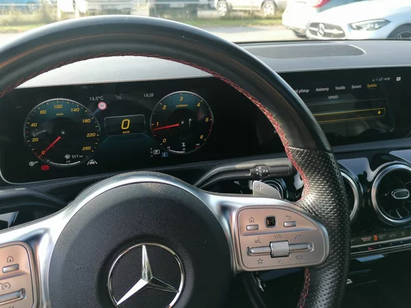 Mercedes-Benz Třídy A 2.0 200D AMG Line 110kW 9G - foto 26
