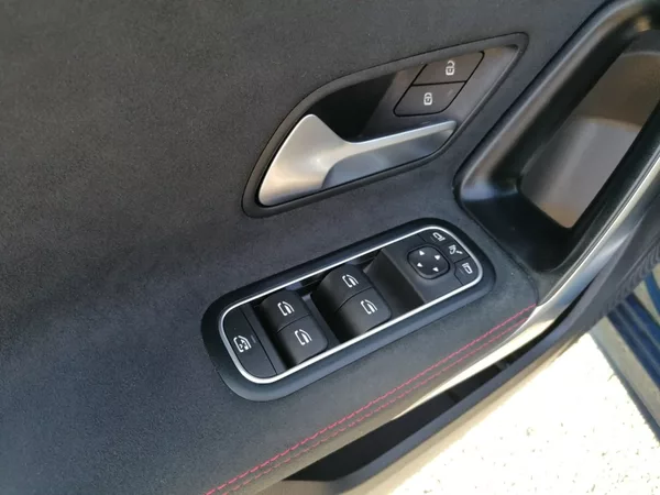 Mercedes-Benz Třídy A 2.0 200D AMG Line 110kW 9G - foto 33