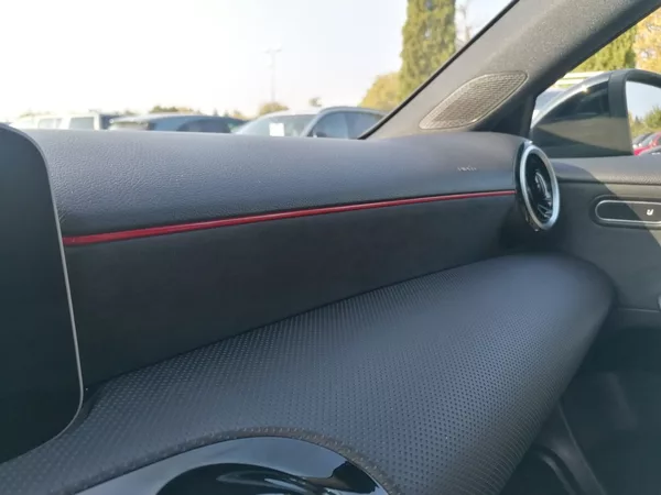 Mercedes-Benz Třídy A 2.0 200D AMG Line 110kW 9G - foto 34