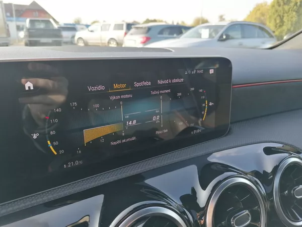 Mercedes-Benz Třídy A 2.0 200D AMG Line 110kW 9G - foto 36