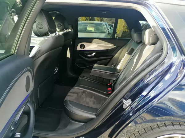 Mercedes-Benz Třídy E 200D AMG - foto 10