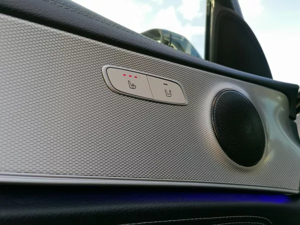 Mercedes-Benz Třídy E 200D AMG - foto 17