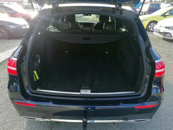 Mercedes-Benz Třídy E 200D AMG - foto 28