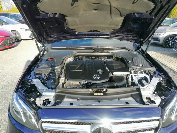 Mercedes-Benz Třídy E 200D AMG - foto 34