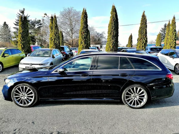 Mercedes-Benz Třídy E 200D AMG - foto 7