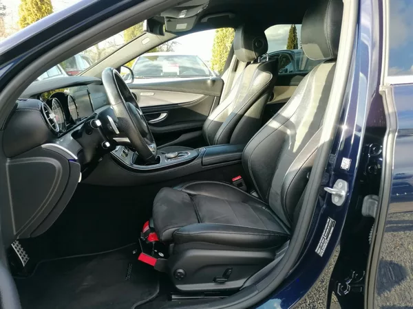 Mercedes-Benz Třídy E 200D AMG - foto 9