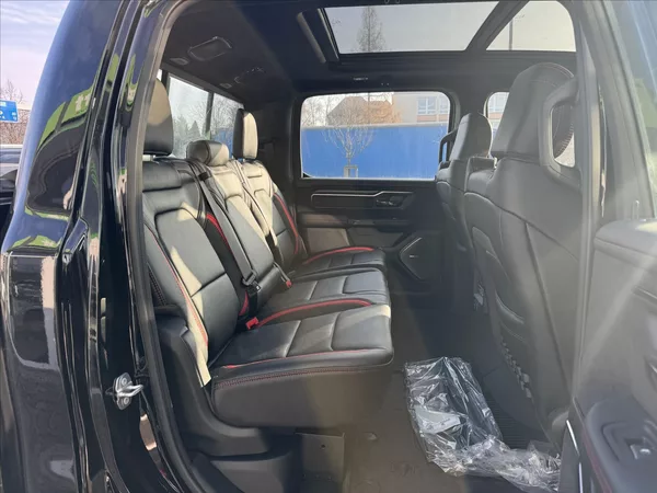 Dodge RAM 2,9 1500 CrewCab 3,0 RHO - foto 14