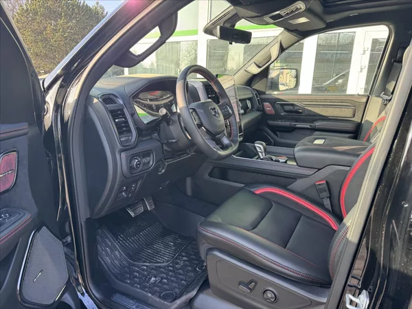 Dodge RAM 2,9 1500 CrewCab 3,0 RHO - foto 17