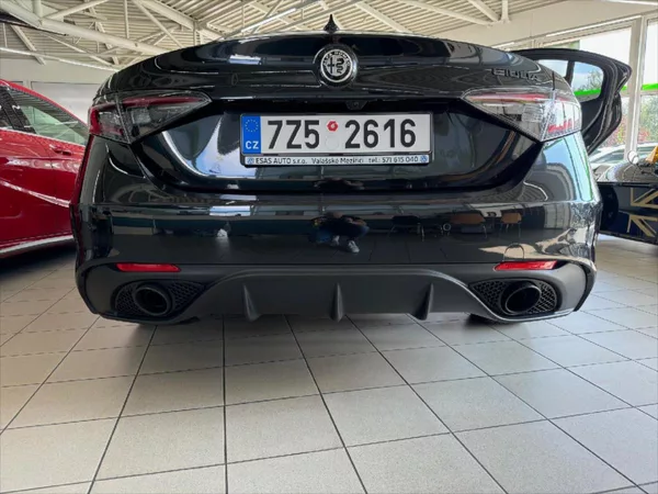Alfa Romeo Giulia 2,0 COMPETIZIONE - foto 14