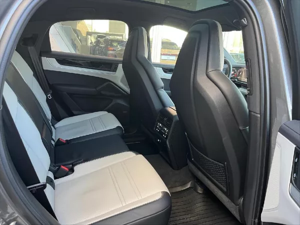 Porsche Cayenne 4,0 V8 S Coupe - foto 10