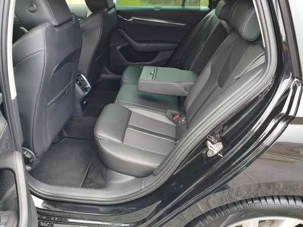 Škoda Octavia 2,0 TDI 110Kw DSG Style combi - foto 15