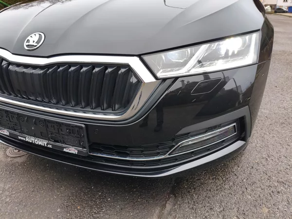 Škoda Octavia 2,0 TDI 110Kw DSG Style combi - foto 30
