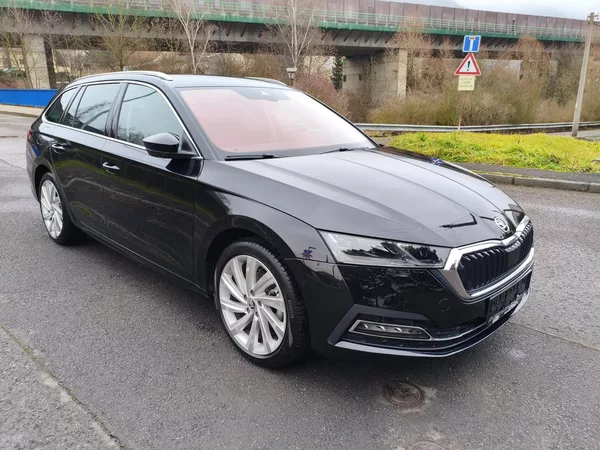 Škoda Octavia 2,0 TDI 110Kw DSG Style combi - foto 4