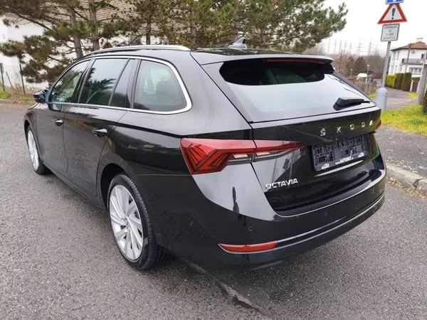 Škoda Octavia 2,0 TDI 110Kw DSG Style combi - foto 7