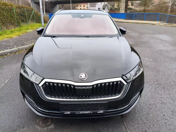 Škoda Octavia 2,0 TDI 110Kw DSG Style combi - foto 8