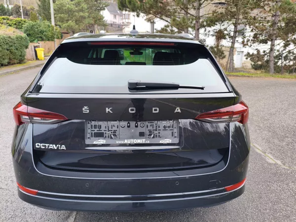 Škoda Octavia 2,0 TDI 110Kw DSG Style combi - foto 9