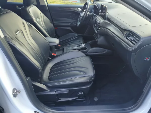 Ford Focus 2,0 Tdci 110Kw Vignale 8AT - foto 14