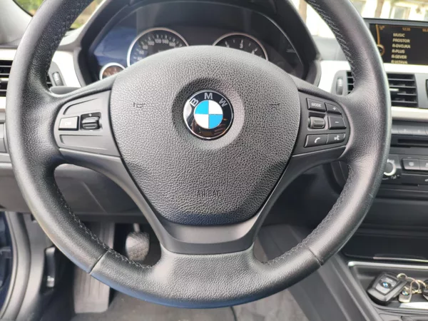 BMW Řada 3 318 D 105Kw combi - foto 20