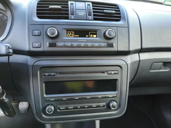Škoda Fabia 1,2 TSI Style Fresh Combi - foto 19