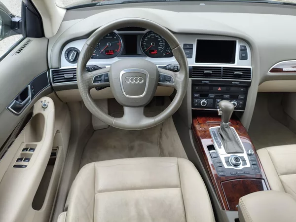 Audi A6 3,0 TDI Quattro Avant 176Kw - foto 17