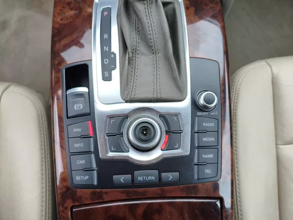 Audi A6 3,0 TDI Quattro Avant 176Kw - foto 24