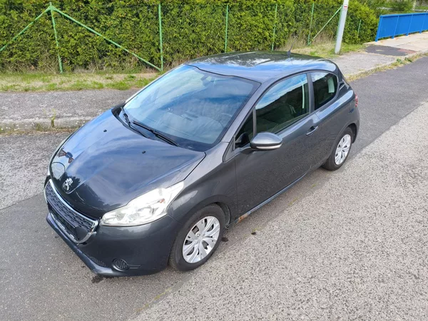 Peugeot 208 1,6 eHDI 68Kw - foto 11