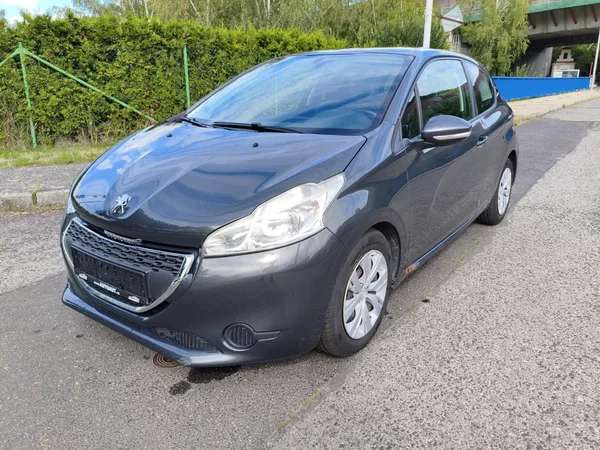 Peugeot 208 1,6 eHDI 68Kw - foto 2