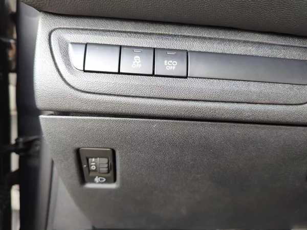 Peugeot 208 1,6 eHDI 68Kw - foto 21