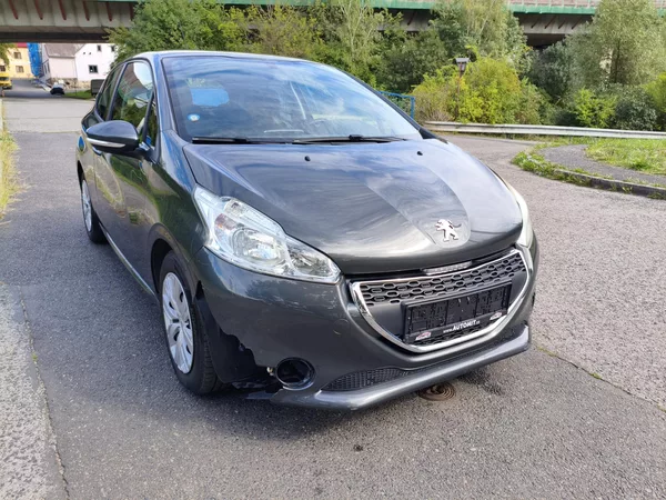Peugeot 208 1,6 eHDI 68Kw - foto 3