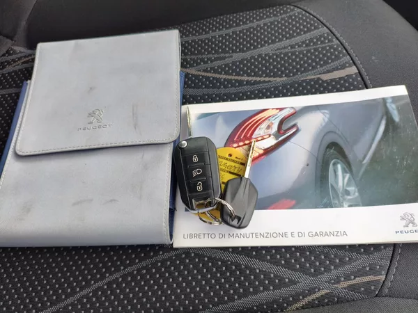 Peugeot 208 1,6 eHDI 68Kw - foto 33