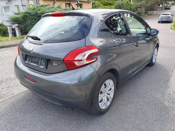 Peugeot 208 1,6 eHDI 68Kw - foto 6