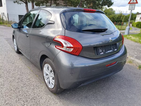 Peugeot 208 1,6 eHDI 68Kw - foto 7