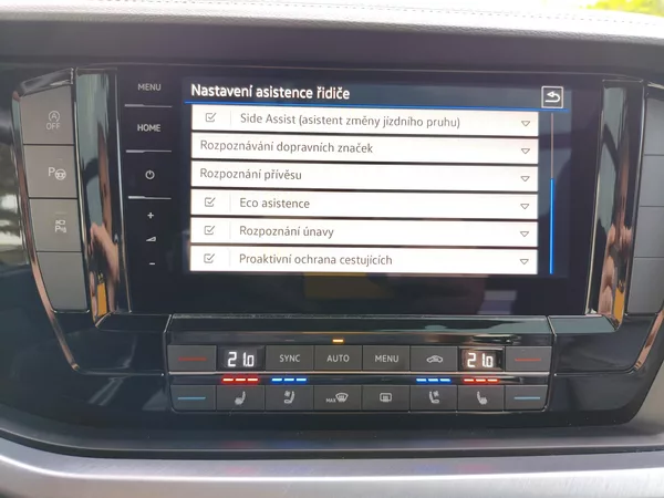 Volkswagen Touareg 3,0 TDI Individual 210 KW - foto 14
