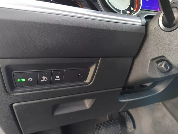Volkswagen Touareg 3,0 TDI Individual 210 KW - foto 18