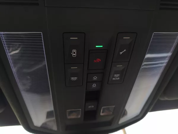 Volkswagen Touareg 3,0 TDI Individual 210 KW - foto 23