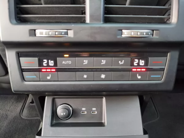 Volkswagen Touareg 3,0 TDI Individual 210 KW - foto 25