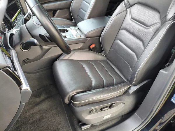 Volkswagen Touareg 3,0 TDI Individual 210 KW - foto 28