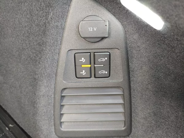 Volkswagen Touareg 3,0 TDI Individual 210 KW - foto 35