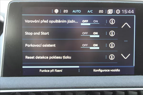 Peugeot 3008 1,2 PureTech 1.MAJ,ČR,ALLURE - foto 16