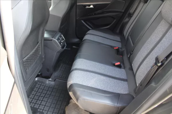 Peugeot 3008 1,2 PureTech 1.MAJ,ČR,ALLURE - foto 25